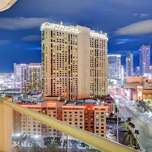 Lucky Gem Penthouse & Luxury At Signature Resort, Balcony Strip View 2605 Hotel